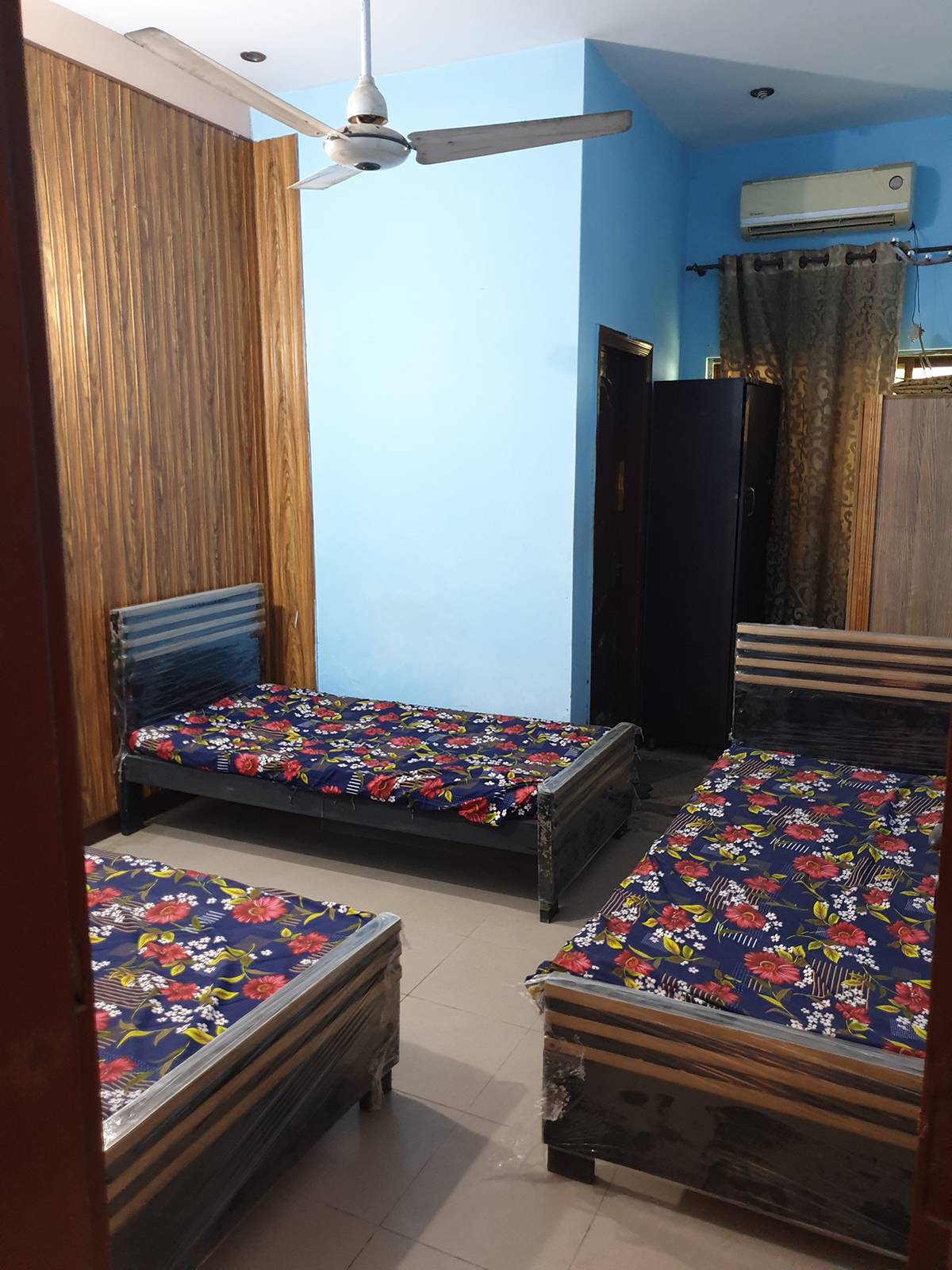 Three Seater Room at Lahore Hostel Wapda Town
